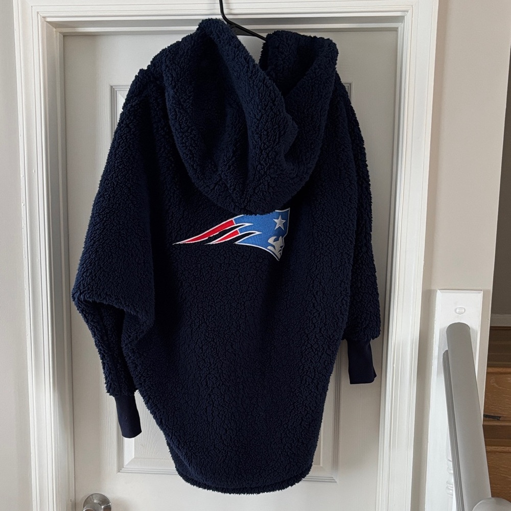 New England Patriots Navy Blue Hooded Jacket